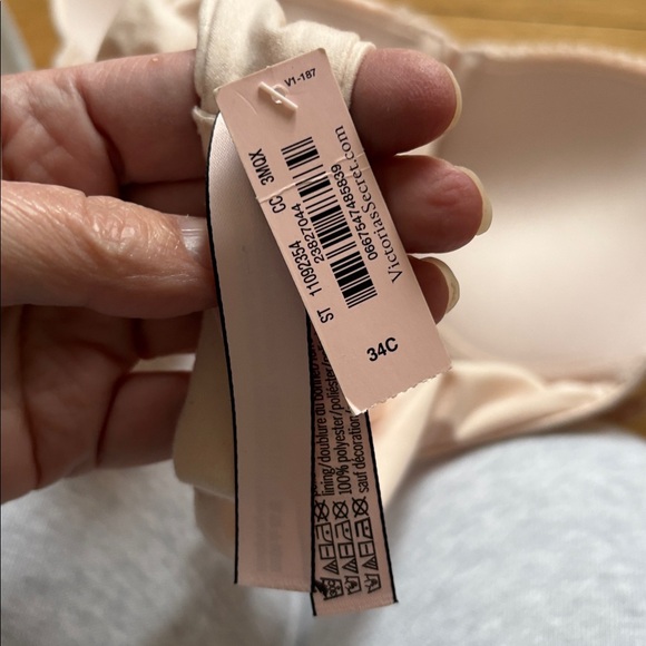 TWO Victoria’s Secret Bras 34C NWT Pink and White ❤️❤️ - Picture 4 of 9